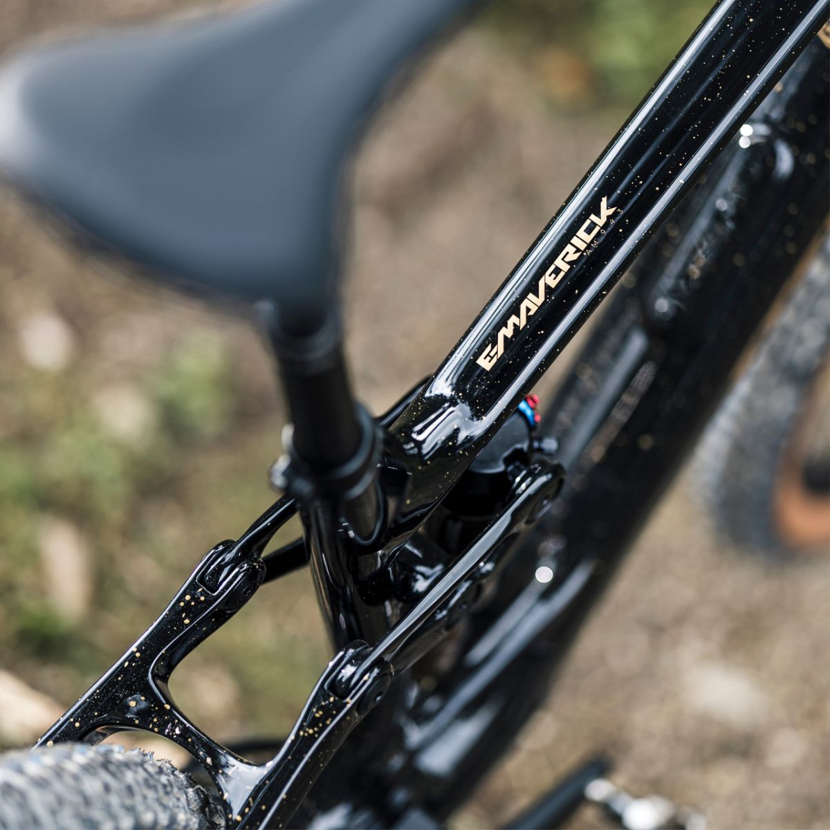 STEVENS E-Maverick AM 9.4.3 Golden Phantom - R4 R4